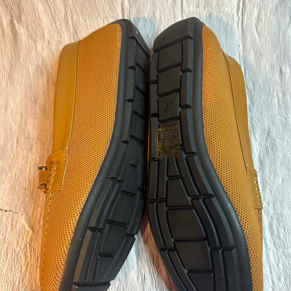 Cuccoo loafer shoe- Euro size 39 US size 8 - Picture 4 of 4